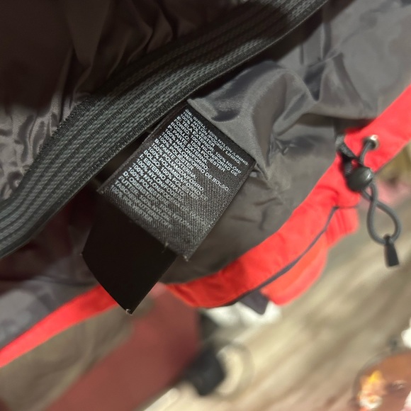 The North Face Red/Pink Heavyweight Woman’s Small Jacket - Picture 11 of 16